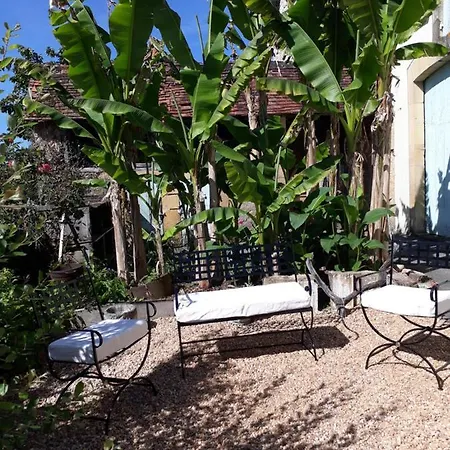 Les Tibles Bed & Breakfast *